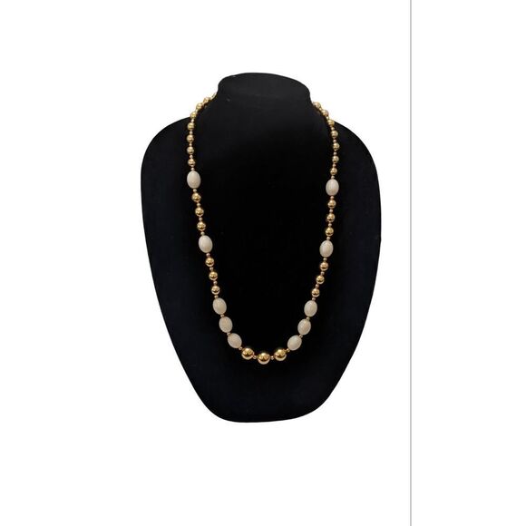 Signed‎ NAPIER Goldtone Cream Round Oval Beads Shape 29" Necklace Vintage - Picture 1 of 5